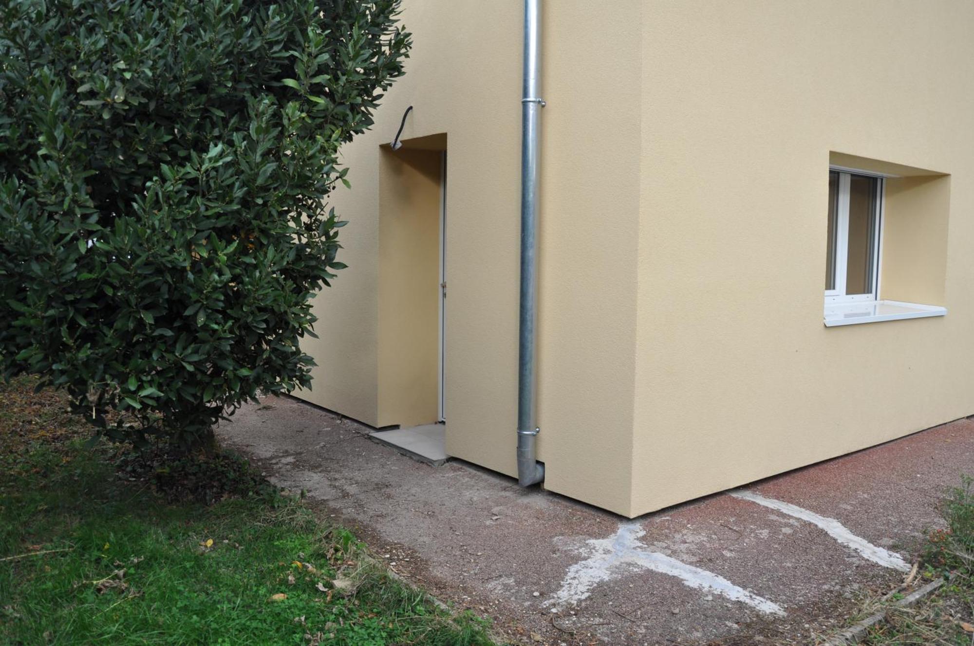 2 Pieces Renove En Rez-De-Chaussee Proche De La Gare Bourg-en-Bresse Exterior foto